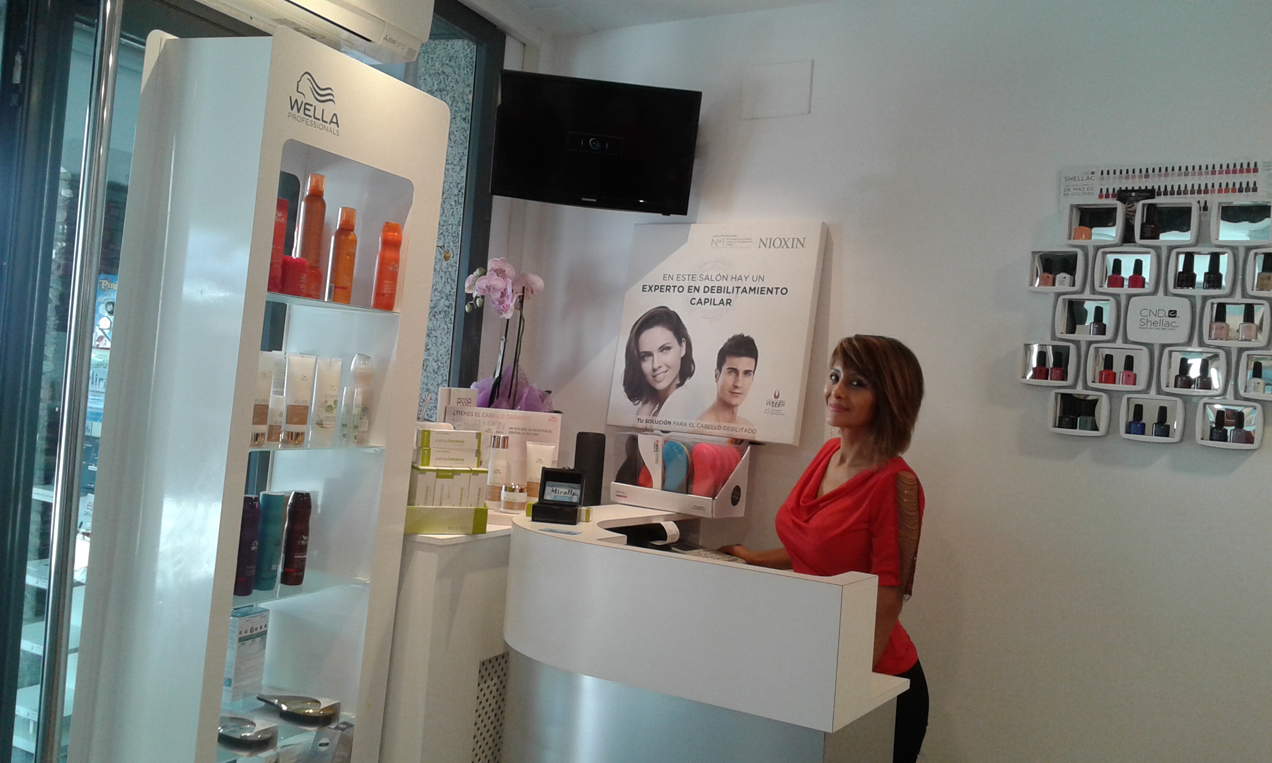 Perruqueria i Estètica Miralls